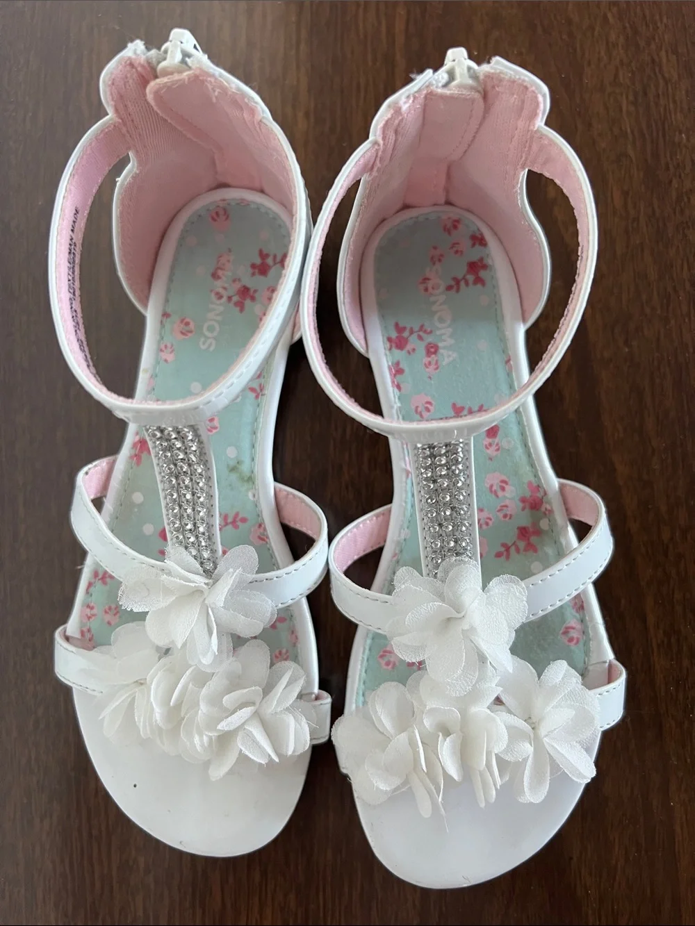 SO Size Girl 2 Med White Floral Rhinestone T-Strap Girls Sandals